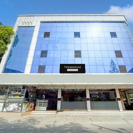 Super Townhouse City Center Ernakulam Kochi Exterior foto