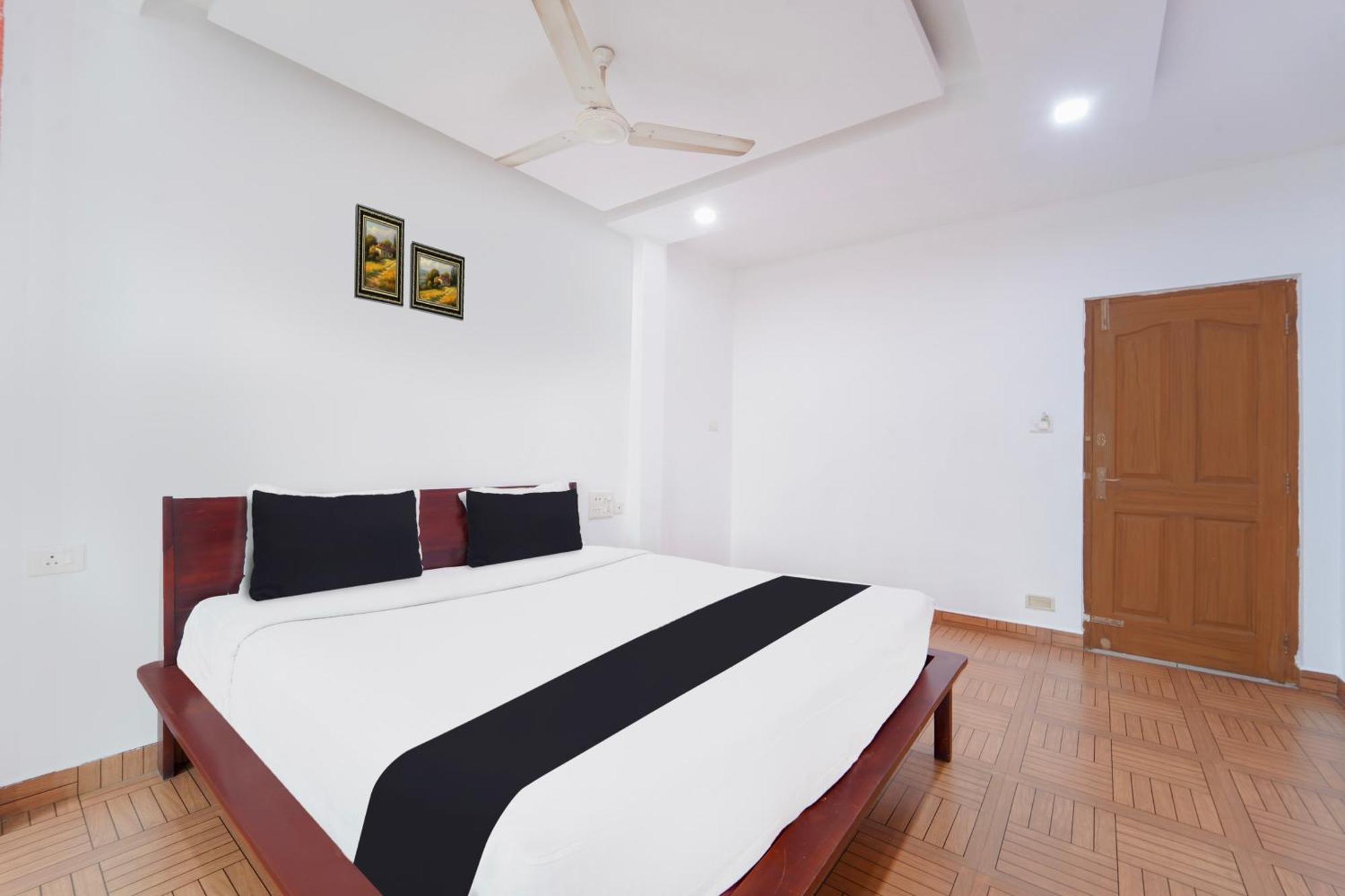 Super Townhouse City Center Ernakulam Kochi Exterior foto
