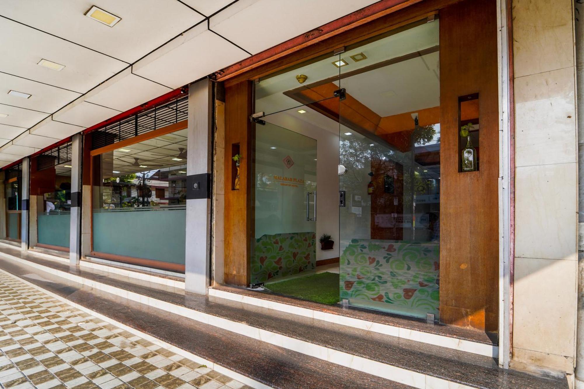 Super Townhouse City Center Ernakulam Kochi Exterior foto